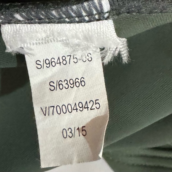 Athleta Green Fitted Wrap Swimsuit Top size 34 D/DD - Picture 8 of 8